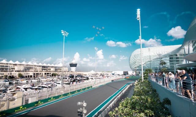 Experience the Formula 1 Grand Prix from a Luxury Yacht in Dubai
