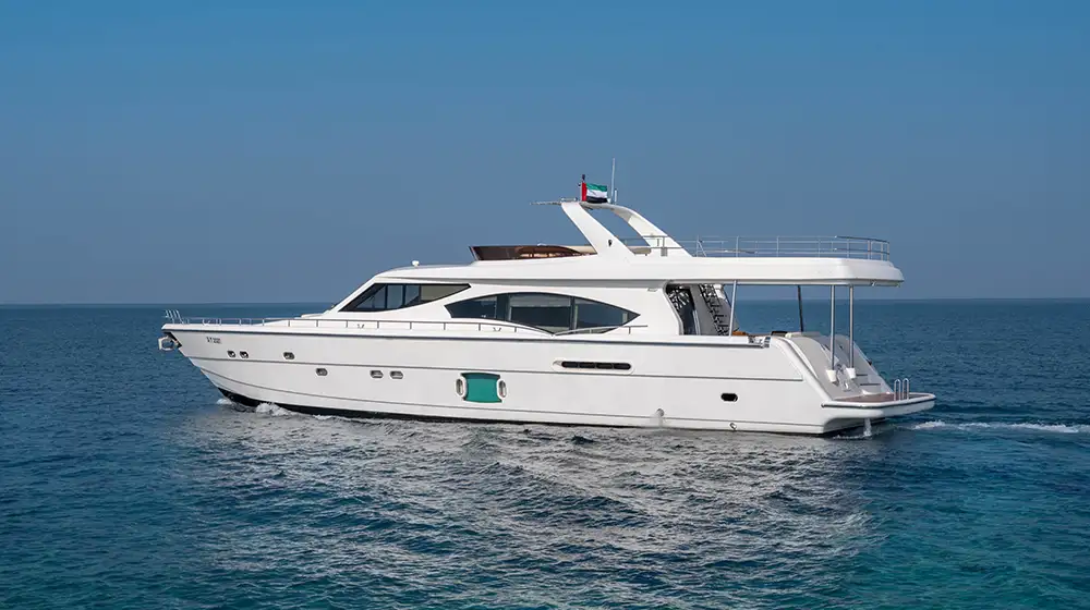 luxury 85ft yacht durretti sailing in Dubai